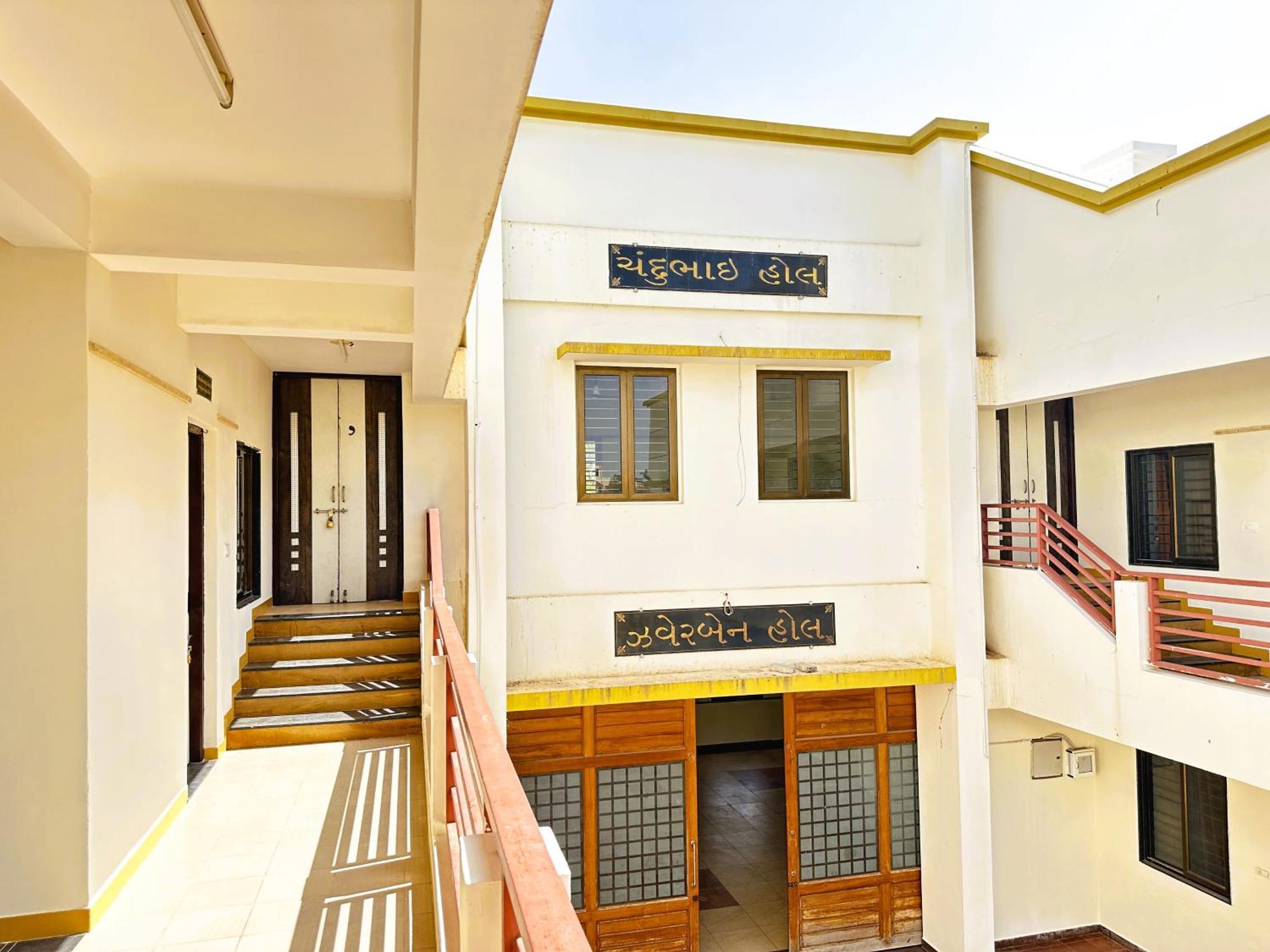 Ranjan Vadi Hotel Bhuj Buitenkant foto