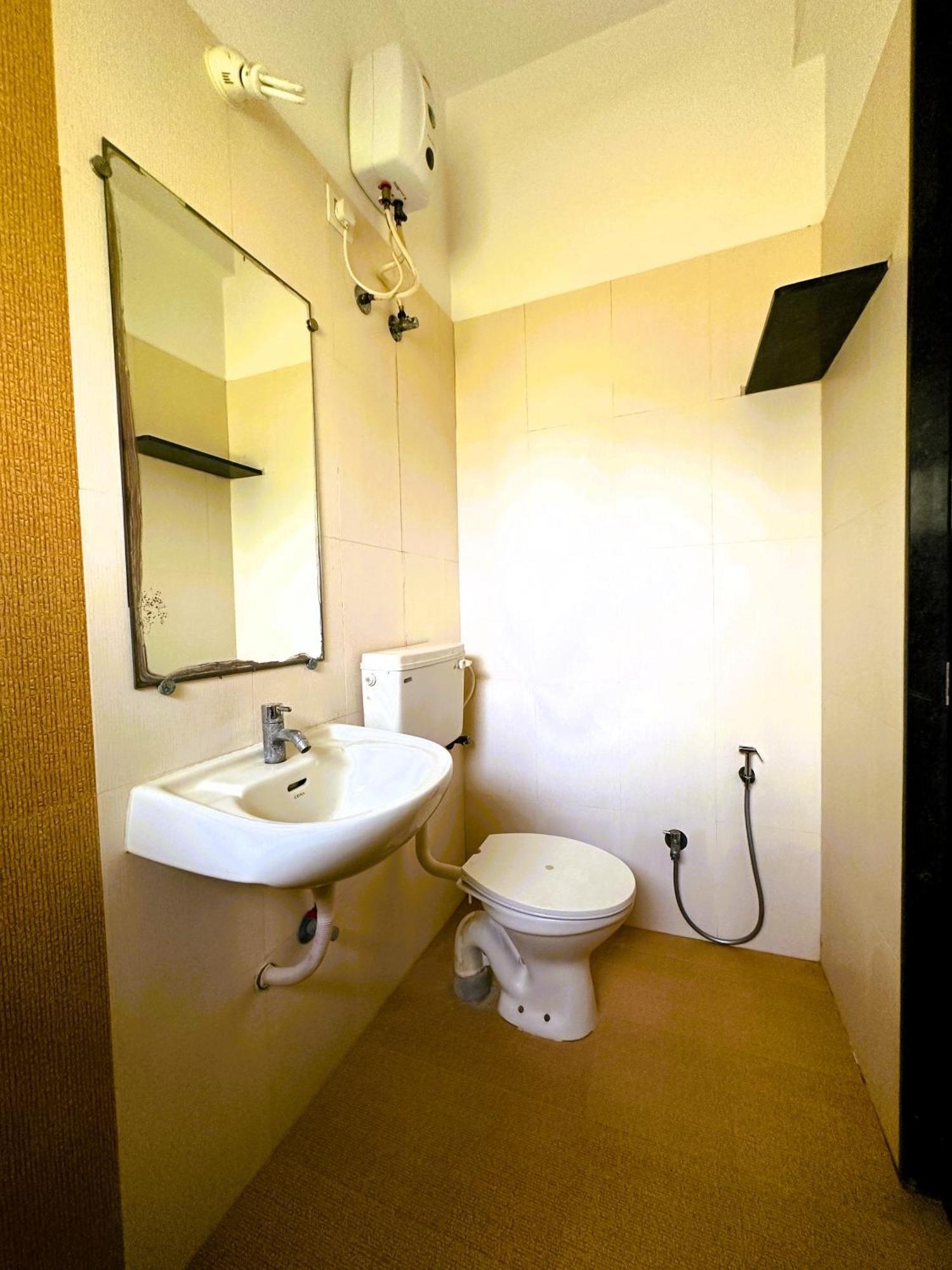 Ranjan Vadi Hotel Bhuj Buitenkant foto