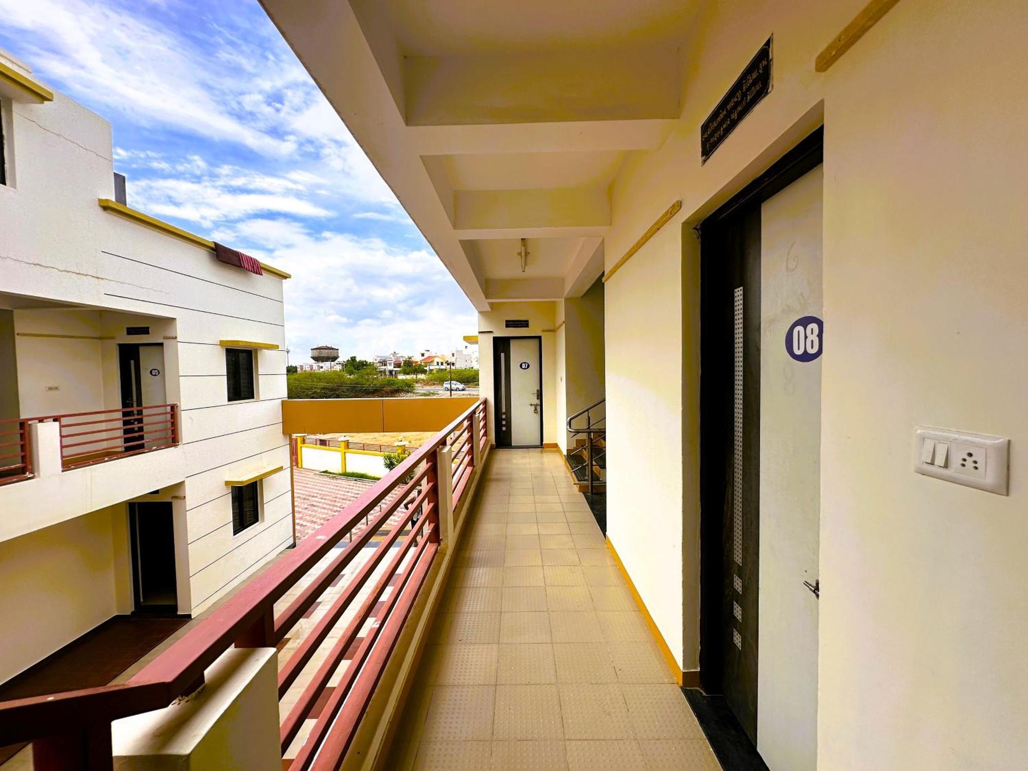 Ranjan Vadi Hotel Bhuj Buitenkant foto