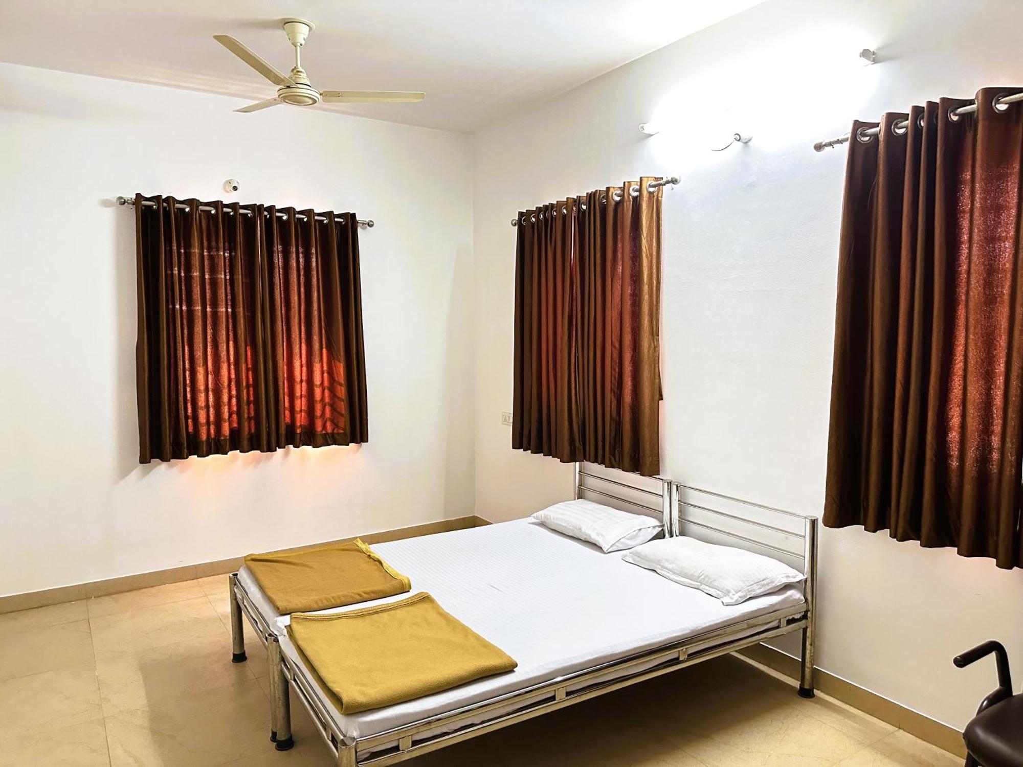 Ranjan Vadi Hotel Bhuj Buitenkant foto