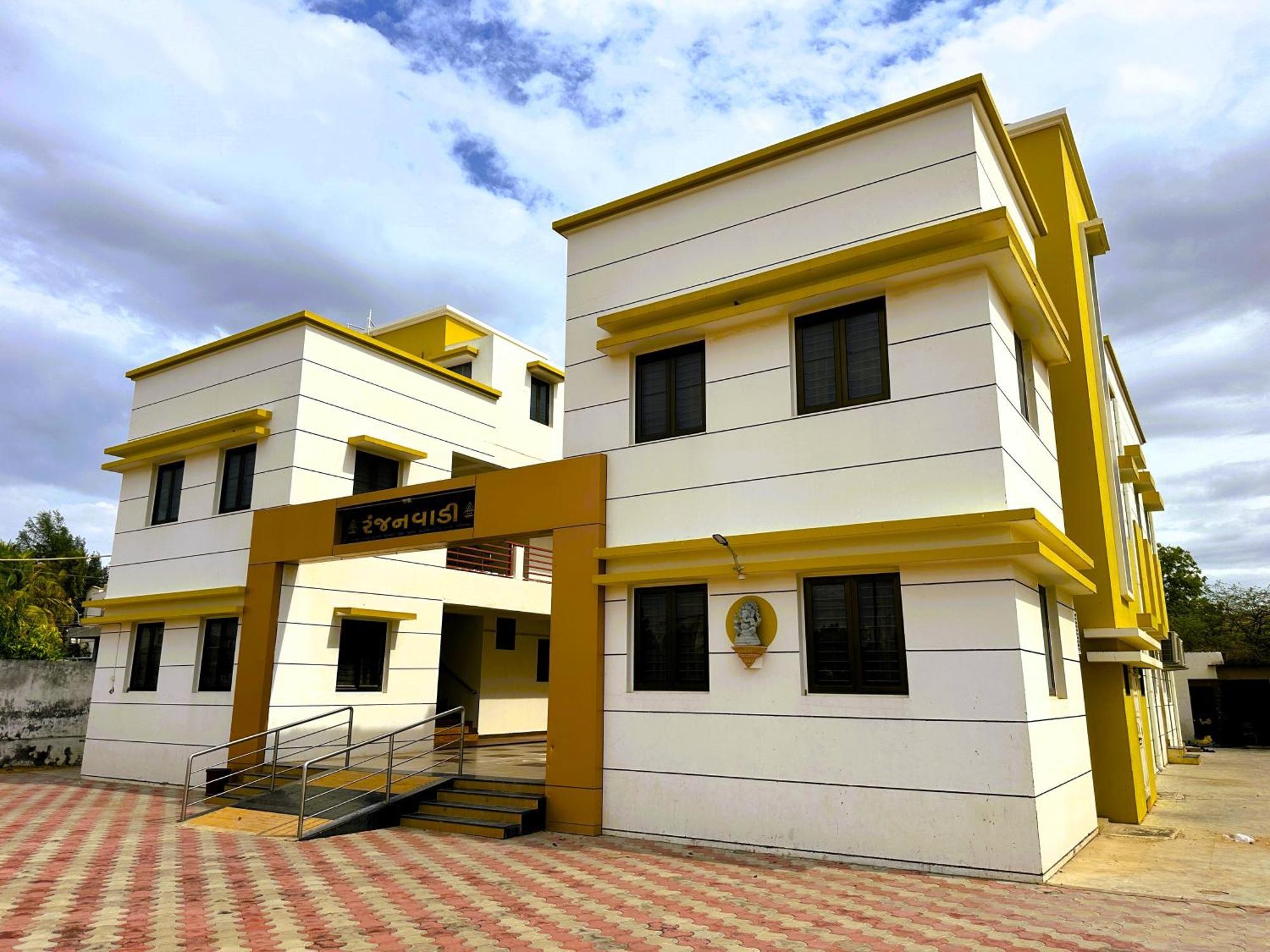 Ranjan Vadi Hotel Bhuj Buitenkant foto