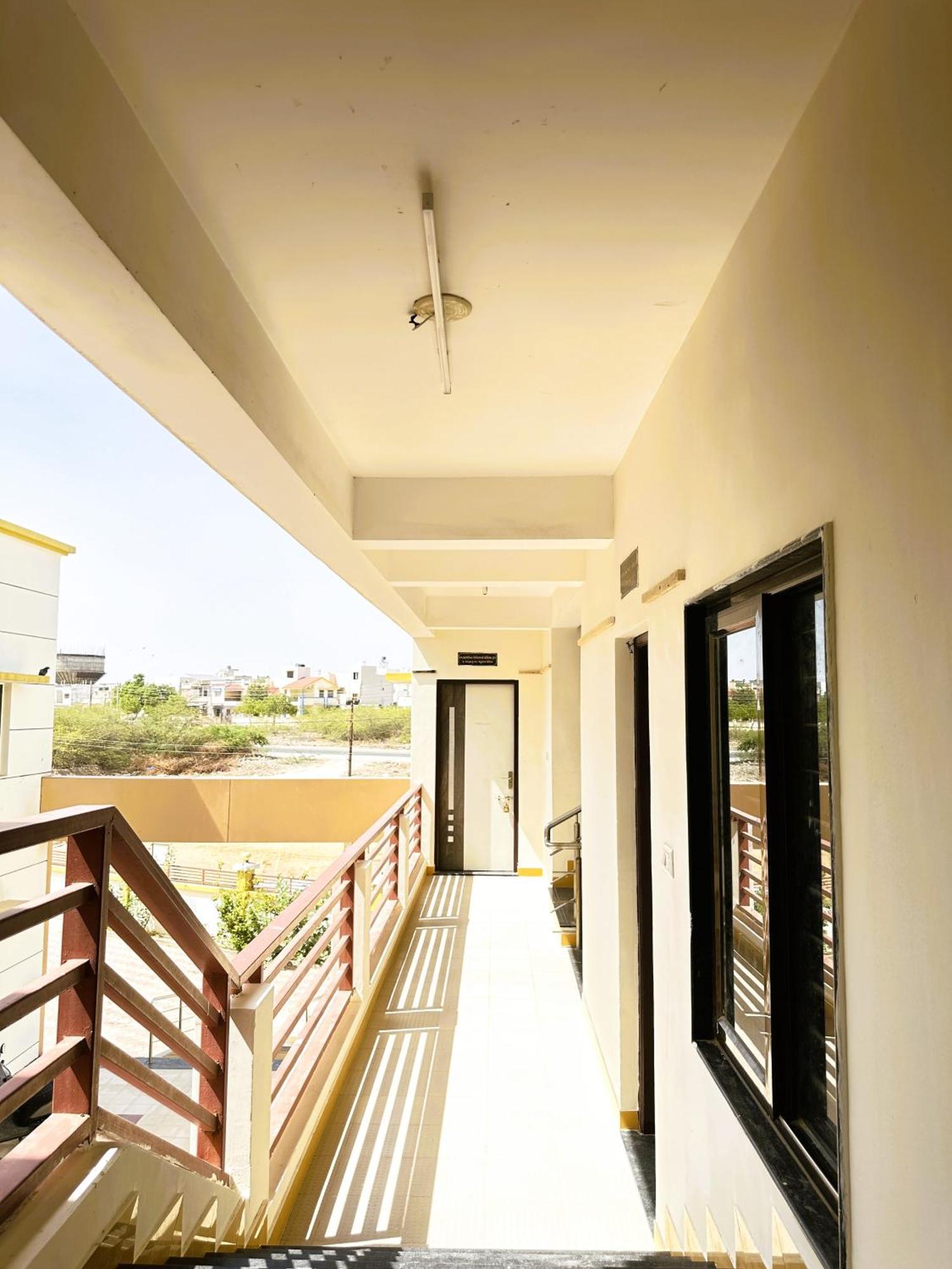 Ranjan Vadi Hotel Bhuj Buitenkant foto