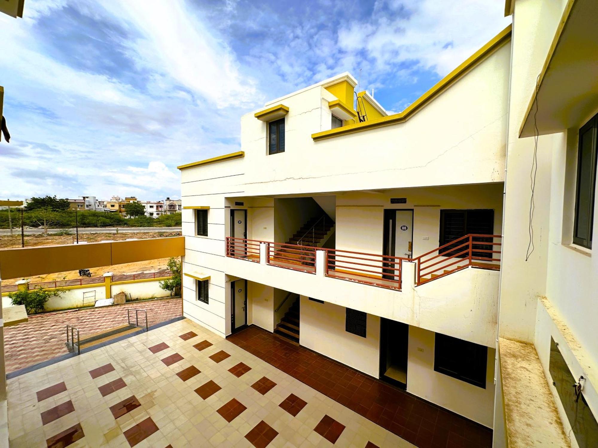 Ranjan Vadi Hotel Bhuj Buitenkant foto